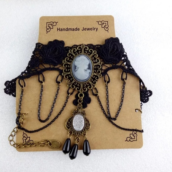 Vintage Lace Necklace & Pendant - Picture 3 of 6